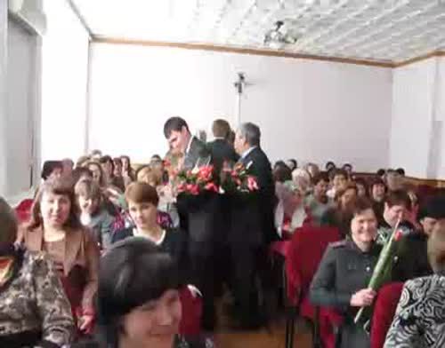 В актовом зале Исполкома Дрожжановского района  поздравили женщин с праздником