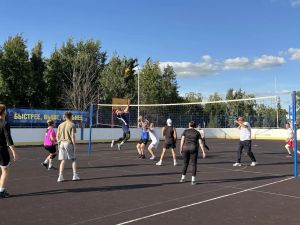 Настольный теннис и волейбол объединили любителей спорта в «Неделю физкультурника»