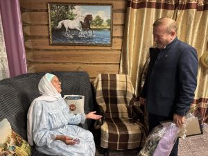 Долгожительница из Дрожжановского района принимает поздравления с 90-летием