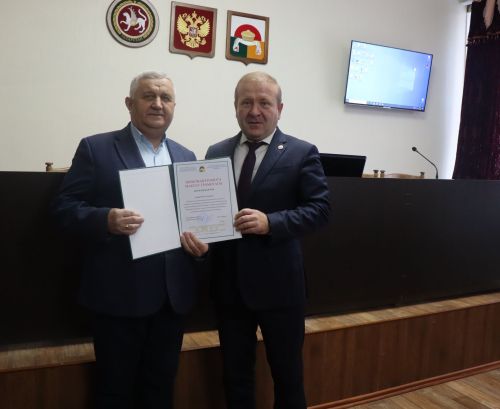 Двое дрожжановцев получили награды за многолетний, добросовестный труд