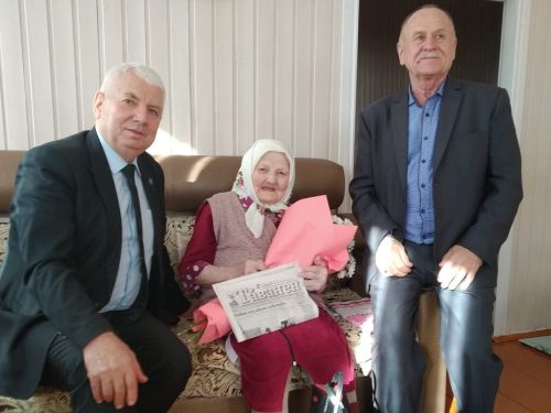 Старейшую жительницу Дрожжановского района посетили в Международный день пожилых людей