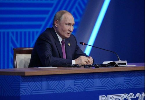 Владимир Путин ответит на вопросы граждан через чат-бот в мессенджере МАХ