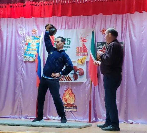 Сила, творчество и патриотизм: в Новоильмовском доме культуры прошел праздник «А ну-ка, мужчины!»