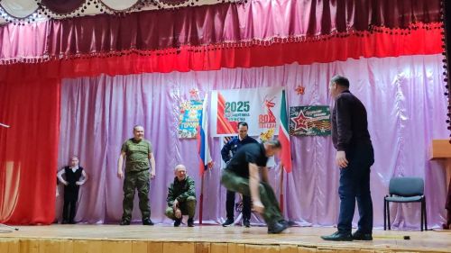 Сила, творчество и патриотизм: в Новоильмовском доме культуры прошел праздник «А ну-ка, мужчины!»