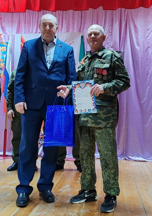 Сила, творчество и патриотизм: в Новоильмовском доме культуры прошел праздник «А ну-ка, мужчины!»