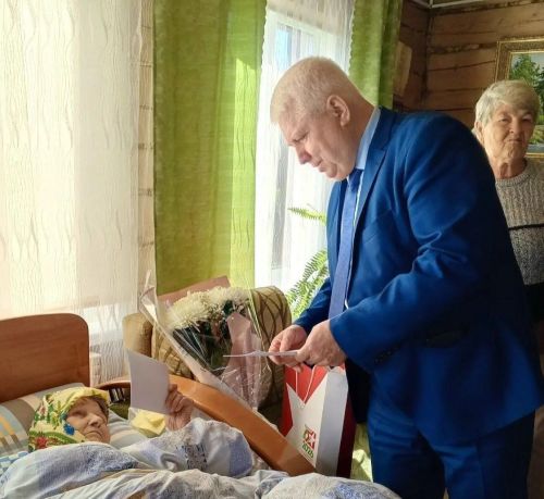 Труженицу тыла села Чувашская Бездна Дрожжановского района поздравили с днем рождения