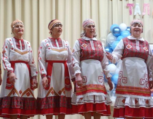 Ӗçре те, юрăра та маттурсем