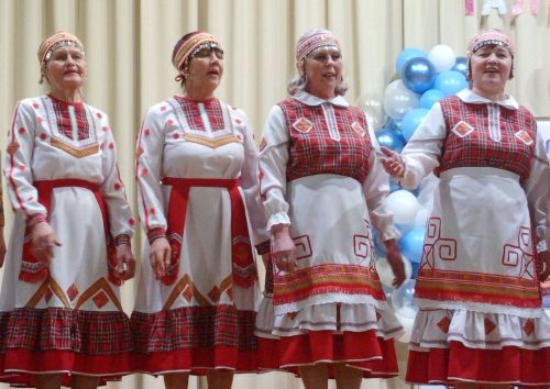 Ӗçре те, юрăра та маттурсем