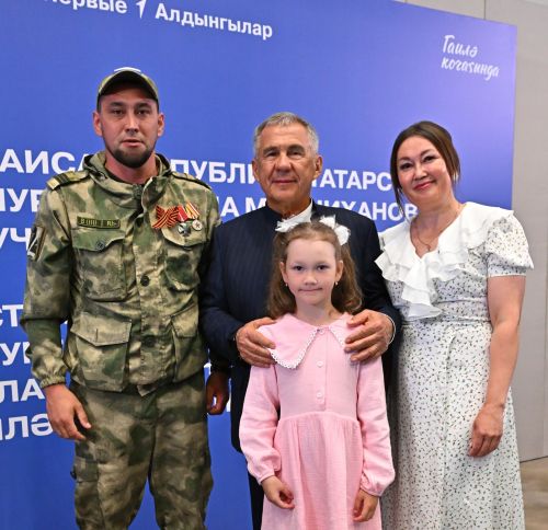 Чүпрәледән Ягашкиннар гаиләсе Татарстан Рәисе Рөстәм Миңнеханов белән очрашуда катнашты
