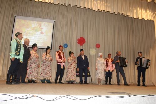 Иске Кәкерле авыл мәдәният йортында Өлкәннәр көненә багышлап мәдәни чара узды