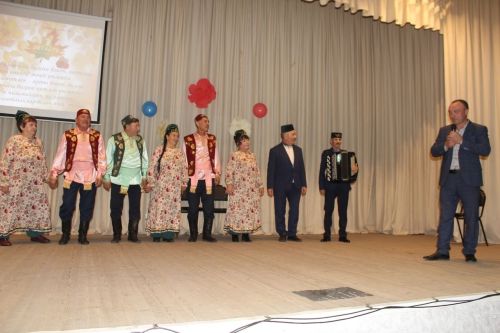 Иске Кәкерле авыл мәдәният йортында Өлкәннәр көненә багышлап мәдәни чара узды