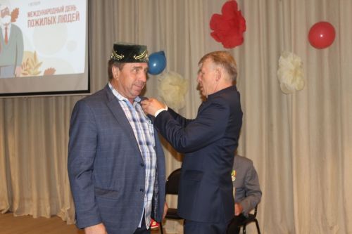 Иске Кәкерле авыл мәдәният йортында Өлкәннәр көненә багышлап мәдәни чара узды