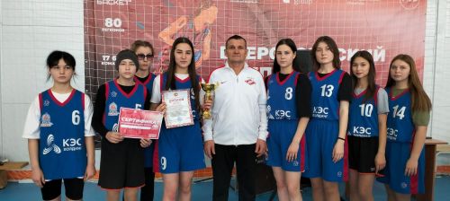 Команда девушек Новоильмовской СОШ Дрожжановского района РТ по «КЭС-БАСКЕТ»  заняла 2 место