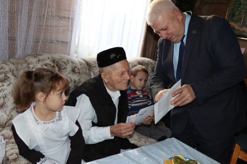 Жителя села Старое Шаймурзино Дрожжановского района РТ поздравили с 95 -летием