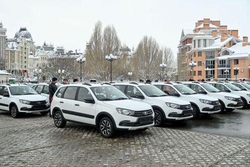 Отдел культуры Дрожжановского района РТ получил ключи от нового автомобиля