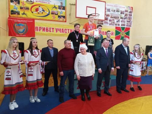 В селе Новое Ильмово проходит турнир по вольной борьбе памяти воина- защитника Александра Шуркина