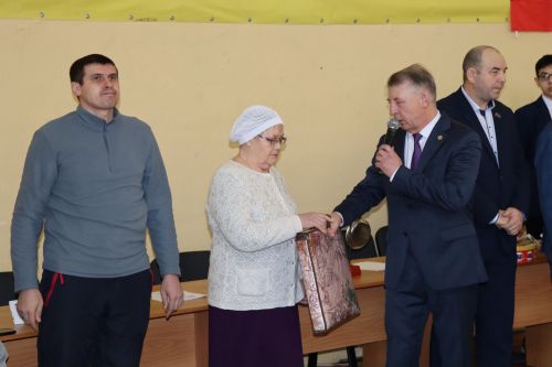 В селе Новое Ильмово проходит турнир по вольной борьбе памяти воина- защитника Александра Шуркина