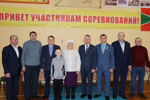 В селе Новое Ильмово проходит турнир по вольной борьбе памяти воина- защитника Александра Шуркина