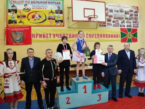 В селе Новое Ильмово проходит турнир по вольной борьбе памяти воина- защитника Александра Шуркина