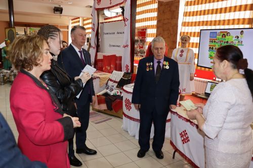 В Дрожжаном выбрали победителя муниципального этапа конкурса родословной «Эхо веков в истории семьи»