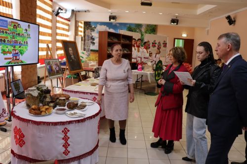 В Дрожжаном выбрали победителя муниципального этапа конкурса родословной «Эхо веков в истории семьи»