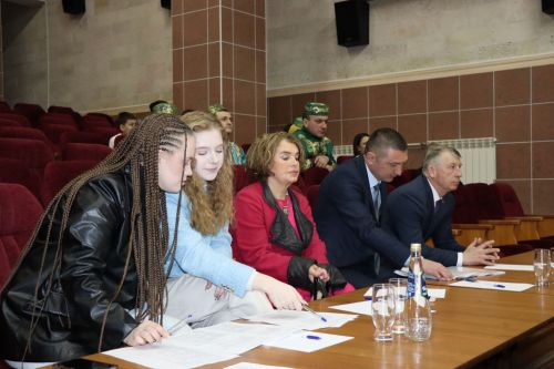 В Дрожжаном выбрали победителя муниципального этапа конкурса родословной «Эхо веков в истории семьи»