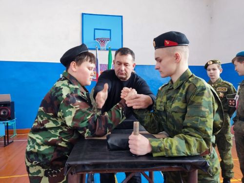В Старокакерлинской СОШ провели конкурс «А ну-ка, парни!»