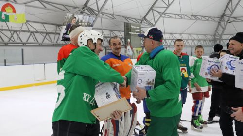 В Дрожжановском районе определили Чемпиона по хоккею среди организаций