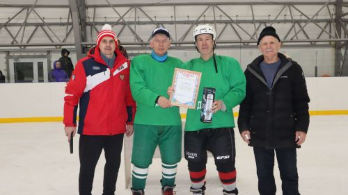 В Дрожжановском районе определили Чемпиона по хоккею среди организаций