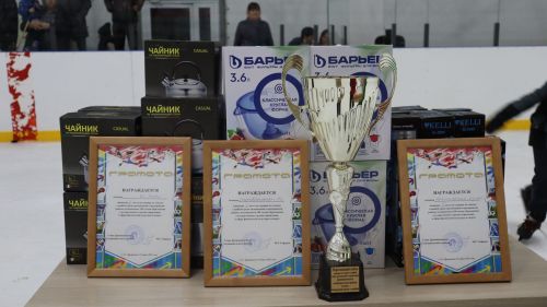 В Дрожжановском районе определили Чемпиона по хоккею среди организаций