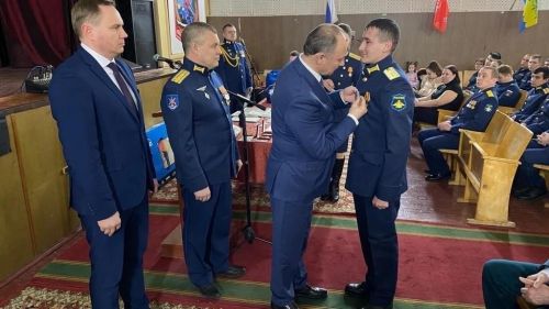 Марат Гафаров поздравил мать троих сыновей с 8 Марта