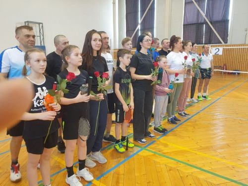 В Дрожжаном состоялся турнир по бадминтону в честь Международного женского дня