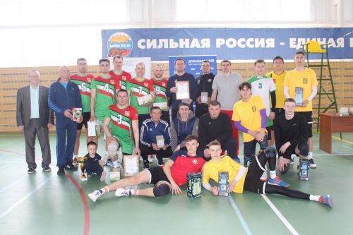 В Дрожжановском районе прошел межрайонный турнир по волейболу на призы партии «ЕДИНАЯ РОССИЯ», посвященный памяти Саяра Абязова