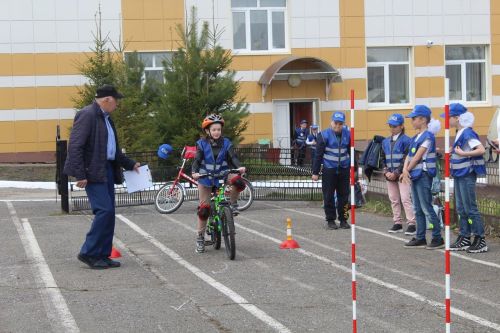 В Дрожжаном прошёл муниципальный этап конкурса “Безопасное колесо”