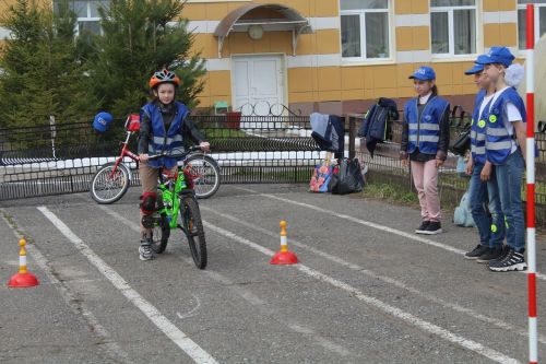 В Дрожжаном прошёл муниципальный этап конкурса “Безопасное колесо”