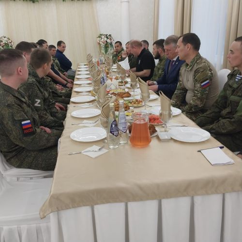 Марат Гафаров встретился с бойцами, которые приехали в отпуск из зоны СВО