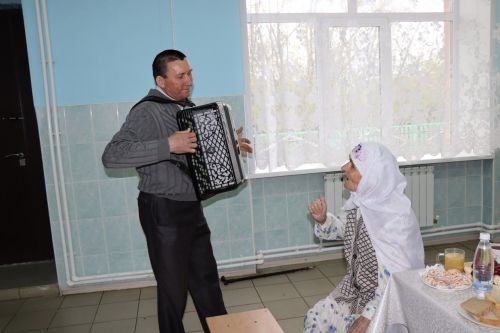 В Дрожжановском районе труженики тыла принимают поздравления