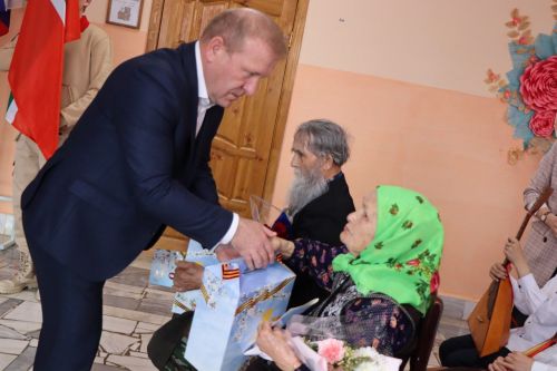 В Дрожжановском районе труженики тыла принимают поздравления
