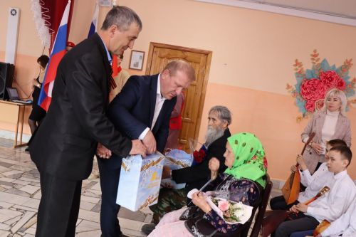 В Дрожжановском районе труженики тыла принимают поздравления