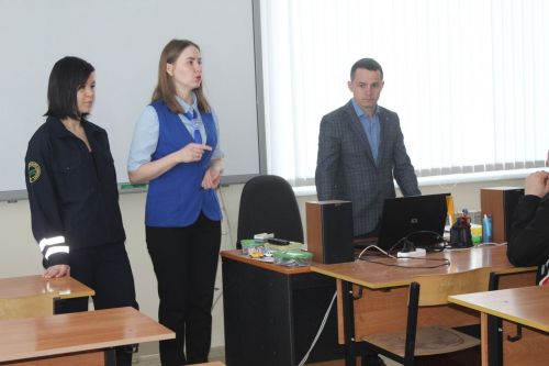 В Дрожжановском техникуме прошел конкурс по автомногоборью среди студентов