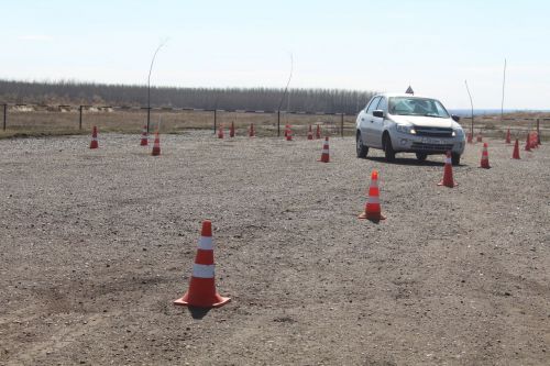 В Дрожжановском техникуме прошел конкурс по автомногоборью среди студентов