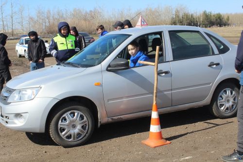 В Дрожжановском техникуме прошел конкурс по автомногоборью среди студентов