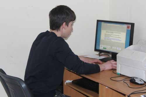 В Дрожжановском техникуме прошел конкурс по автомногоборью среди студентов