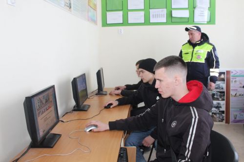 В Дрожжановском техникуме прошел конкурс по автомногоборью среди студентов