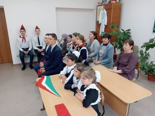 В Новокакерлинской школе Дрожжановского района отметили день пионерии