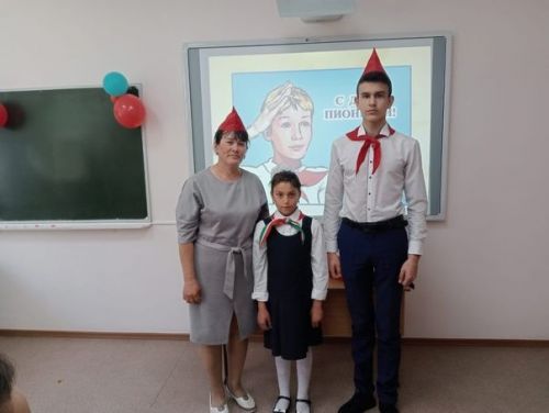 В Новокакерлинской школе Дрожжановского района отметили день пионерии