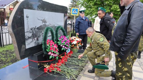 «Пограничникам всех поколений» посвящается: в Дрожжановском районе открыт памятник пограничникам
