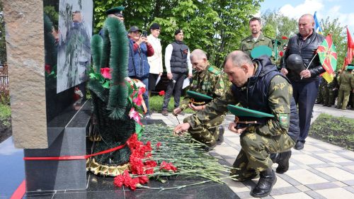 «Пограничникам всех поколений» посвящается: в Дрожжановском районе открыт памятник пограничникам