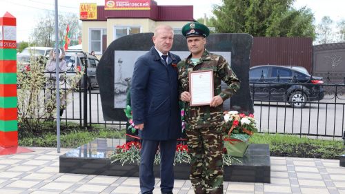 «Пограничникам всех поколений» посвящается: в Дрожжановском районе открыт памятник пограничникам