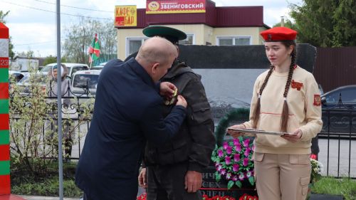 «Пограничникам всех поколений» посвящается: в Дрожжановском районе открыт памятник пограничникам